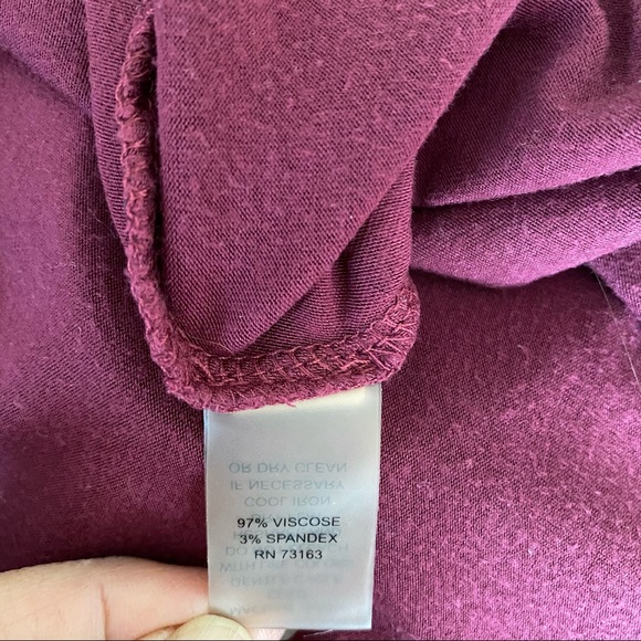 Cable & Gauge Woman Size 1X Burgundy Long Sleeve Button Down V Neck Cardigan - Picture 4 of 4